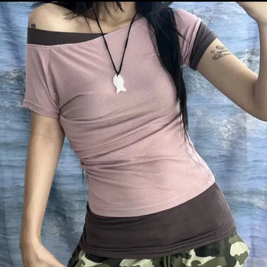 [BUNJANG] KIMISS Boatneck The Layered Point Rubber Asymmetrical Off Shoulder T-shirt / 키미스 보트넥 더 레이어드 포인트 러버 언발 오프 티셔츠