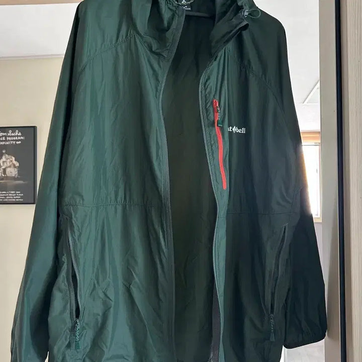 [SOLD OUT] 몽벨 바람막이 1103322 L (상태최상)