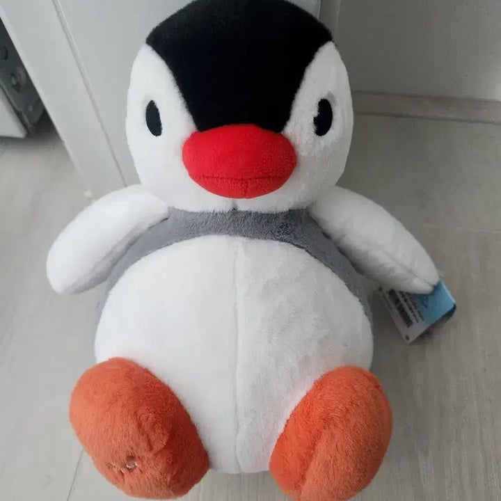 [BUNJANG] Pingu Medium Plush Doll / 핑구 중형 인형