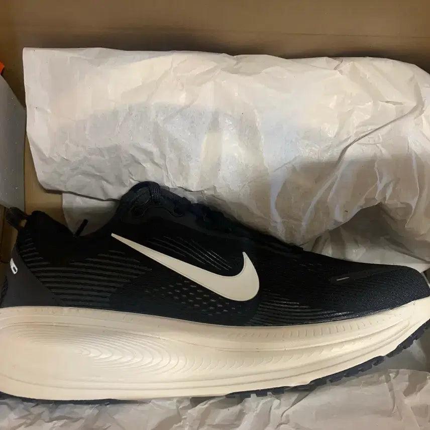 [BUNJANG] Nike Vomero 18 Wide / 나이키 보메로18 와이드