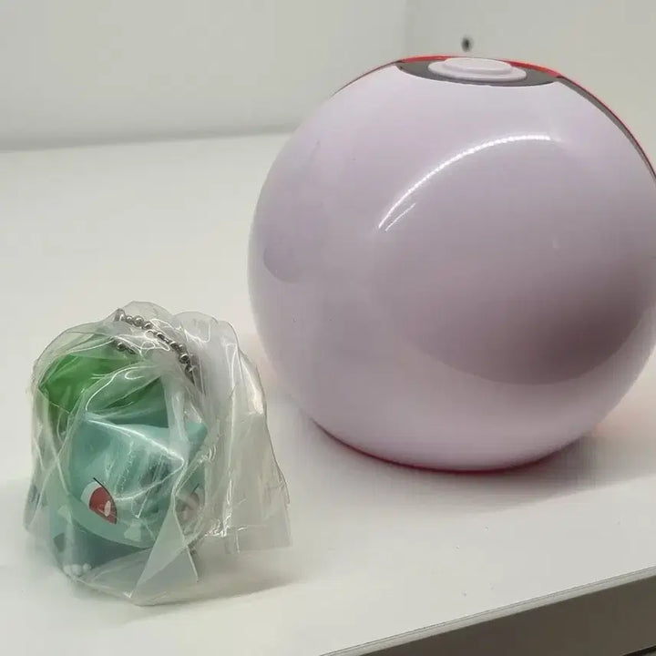 [BUNJANG] Pokemon Bulbasaur Gachapon Figure with Poké Ball Case / 포켓몬스터 가샤폰 이상해씨 피규어