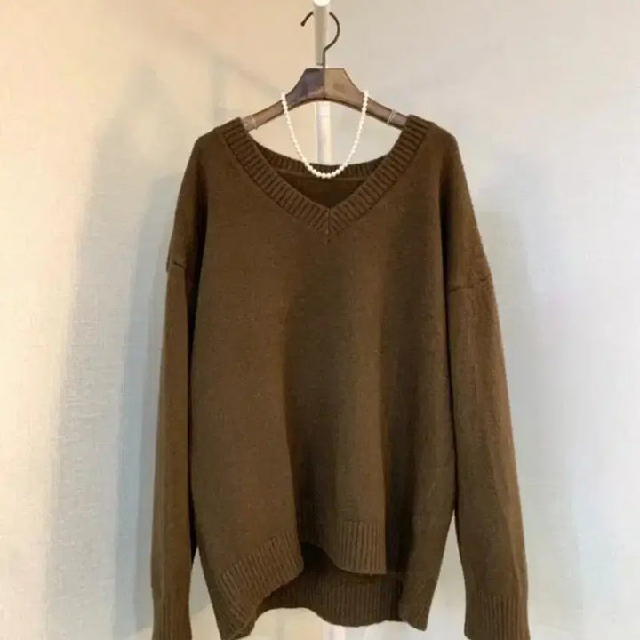 [BUNJANG] Brown V-Neck Knit Sweater / 브라운 브이넥 니트 스웨터