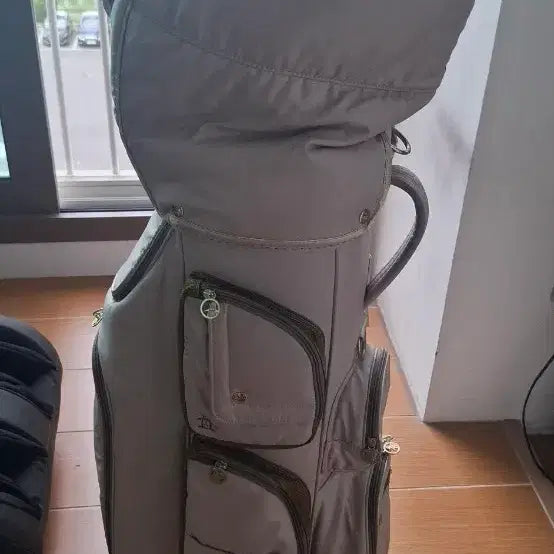 [SOLD OUT] 먼싱웨어 골프백 베이지