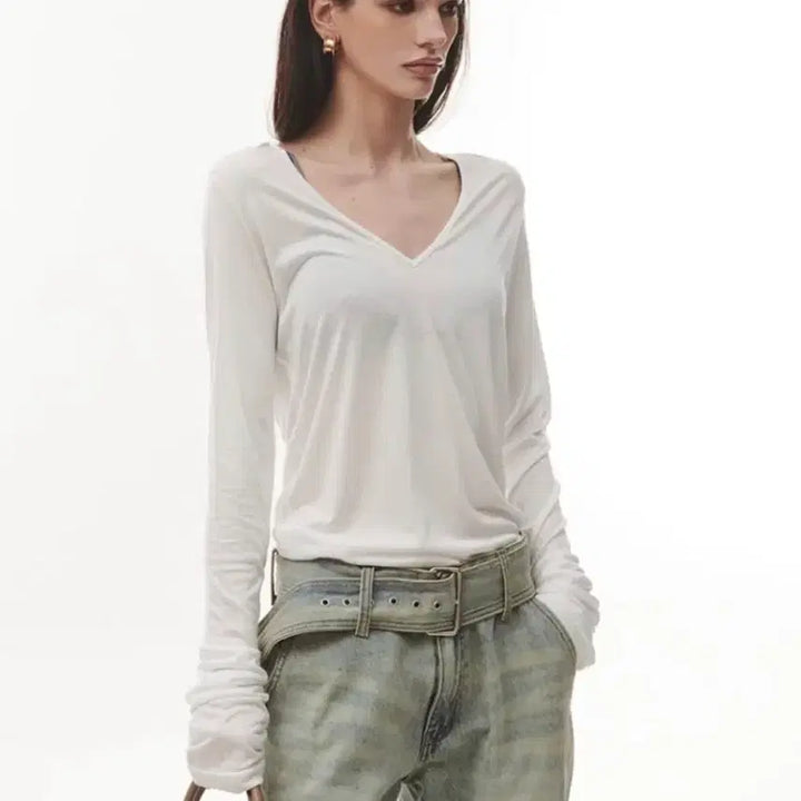 [BUNJANG] Project Wave Deep V-Neck T-Shirt Karina Worn / 프로젝트 웨이브 딥 브이넥 티셔츠 카리나 착용