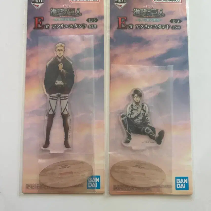 [BUNJANG] Attack on Titan Ichiban Kuji E Prize Erwin &amp; Levi Acrylic Stand / 진격의 거인 이치방쿠지 e상 앨빈, 리바이 아크릴