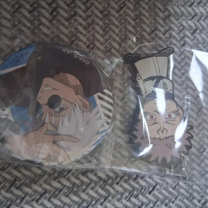 [BUNJANG] Jujutsu Kaisen Gojo &amp; Sukuna Can Badge &amp; Rubber Strap Bundle Set / 주술회전 고죠 캔뱃지, 스쿠나 러버스트랩 일괄 판매