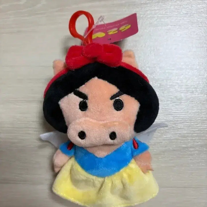 [BUNJANG] Crayon Shin-chan Crying Monkey Snow White Costume Keychain Doll New / 짱구 부리부리대마왕 백설공주 키링인형 새상품
