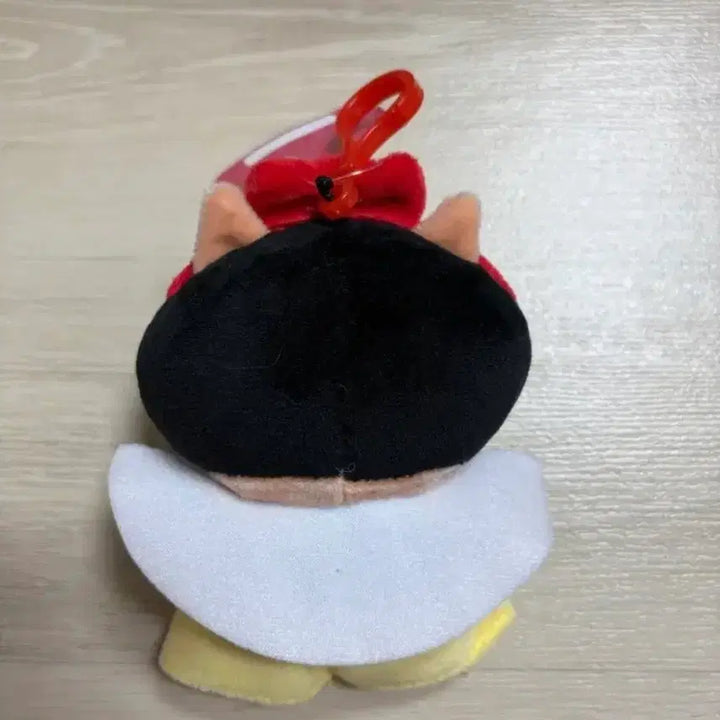 [BUNJANG] Crayon Shin-chan Crying Monkey Snow White Costume Keychain Doll New / 짱구 부리부리대마왕 백설공주 키링인형 새상품