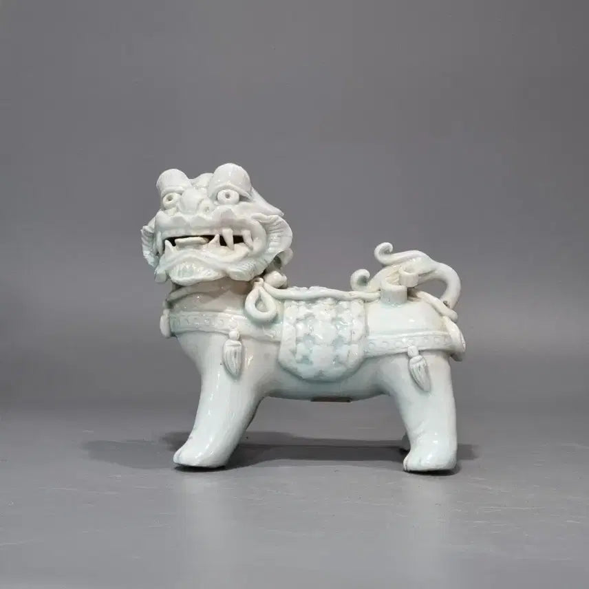 [BUNJANG] Song Dynasty Hutian Kiln Celadon Glazed Lion Sculpture / 송호전요 영청백유 사자조소. 17*10.5*16.5