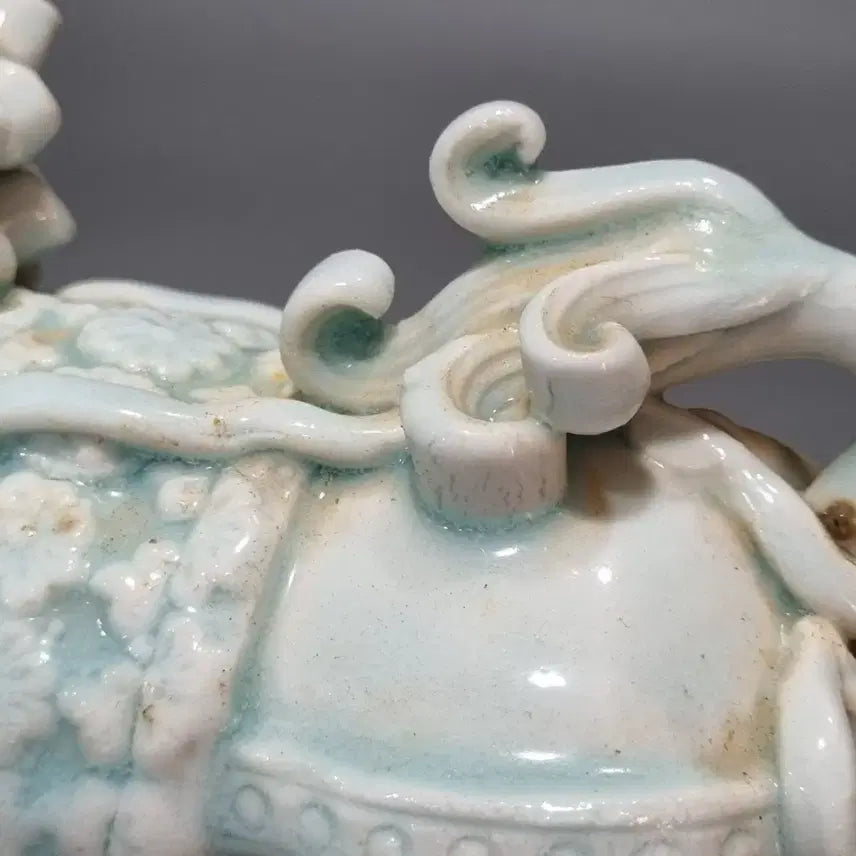 [BUNJANG] Song Dynasty Hutian Kiln Celadon Glazed Lion Sculpture / 송호전요 영청백유 사자조소. 17*10.5*16.5
