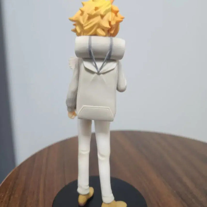 [BUNJANG] The Promised Neverland Emma Figure / 약속의 네버랜드 엠마 피규어