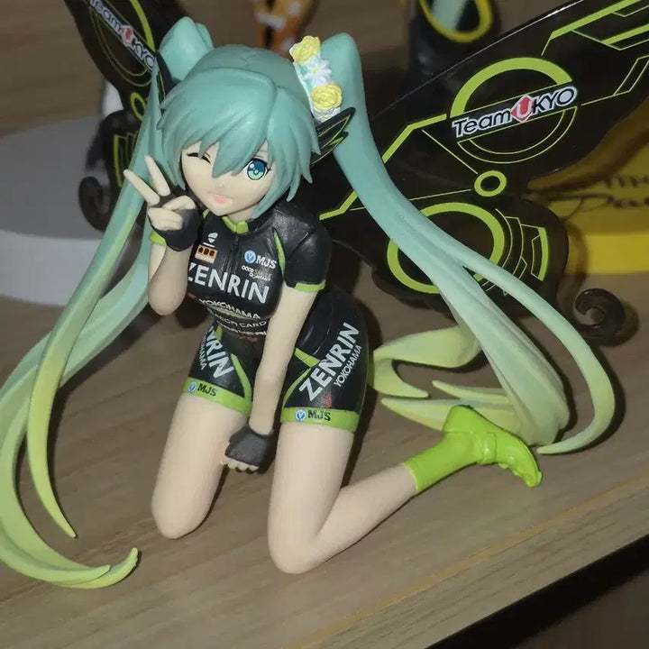 [BUNJANG] Hatsune Miku Racing Figure 2017 Team Ukyo Cheering Version / 하츠네 미쿠 레이싱 피규어 2017 팀 유쿄 응원 버전