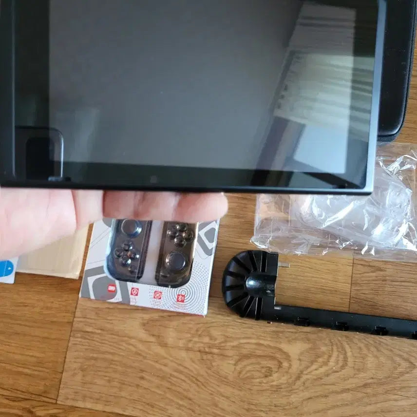 [BUNJANG] Nintendo Switch Gen 1 (Battery Improved) Console with Extra Joy-Cons and Accessories / 닌텐도스위치 1 베터리개선판 +악세+추가조이콘 팝니다