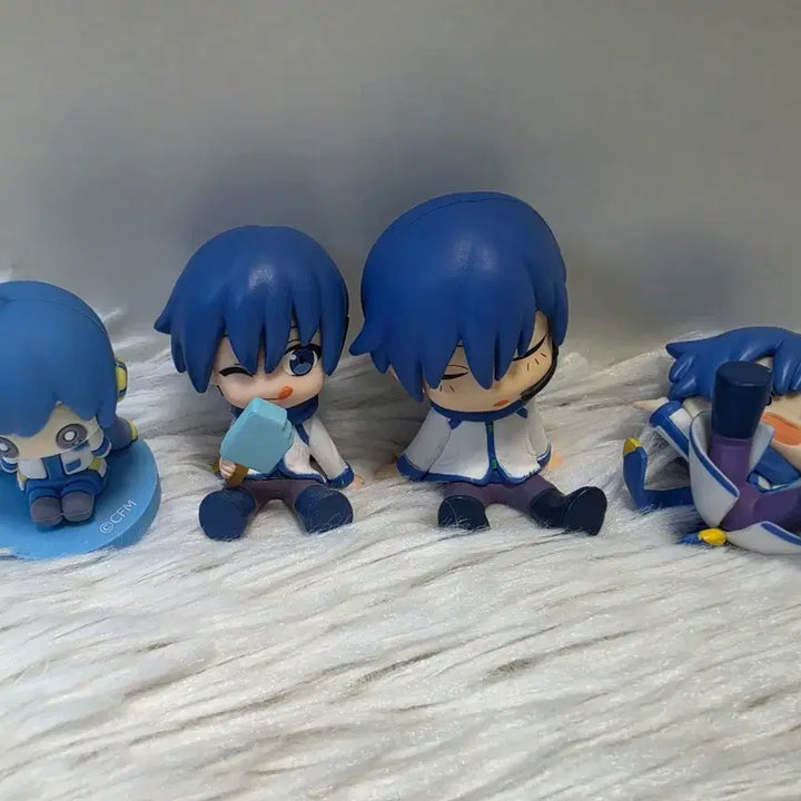 [BUNJANG] Vocaloid Kaito "Kwadang Hide-and-Seek" Gacha Figure Bundle Set / (일괄) 보컬로이드 카이토 가챠 꽈당 숨바꼭질 피규어