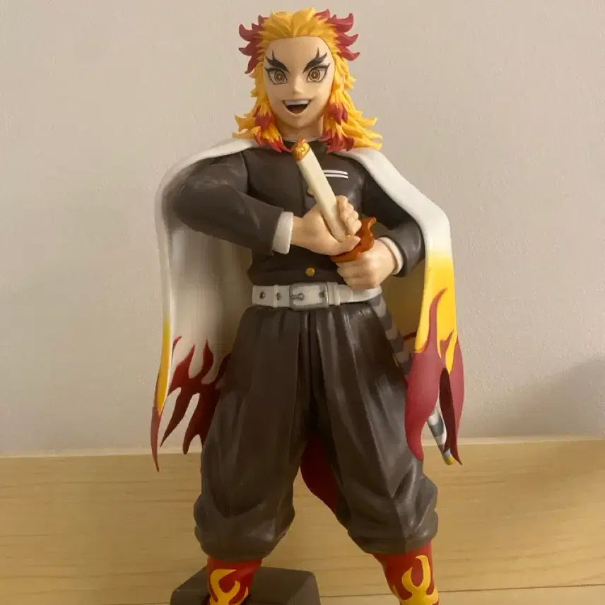 [BUNJANG] Demon Slayer Kyojuro Rengoku Figure / 귀멸의 칼날 렌고쿠 피규어