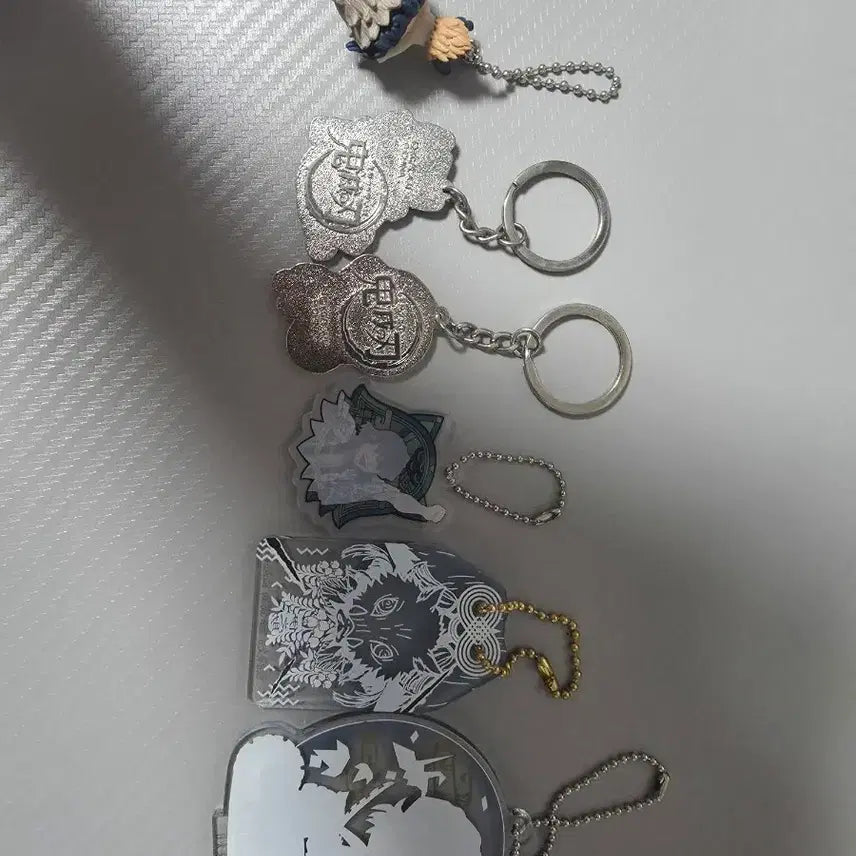 [BUNJANG] Demon Slayer Inosuke Gacha Figure &amp; Official Limited Keyring / (최저가) 귀멸의 칼날 이노스케 대롱 가챠 + 정품 한정 키링