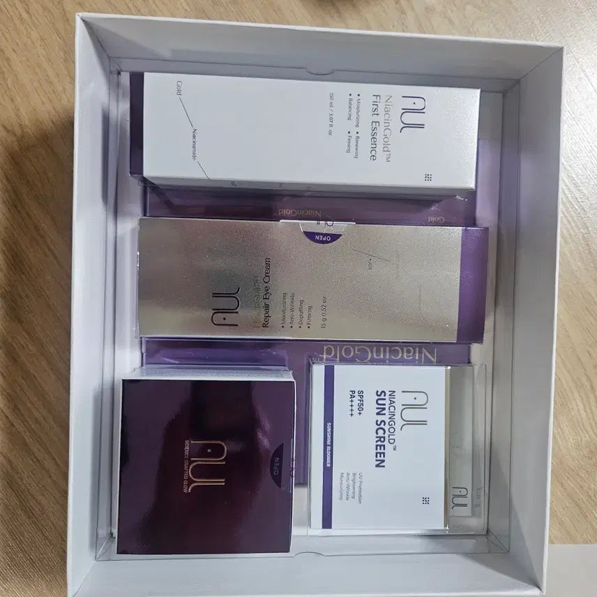 [BUNJANG] A.H.C. Niacin Gold VIP 5-Piece Gift Set / 에이유엘 나이아신골드 VIP 5종 선물세트
