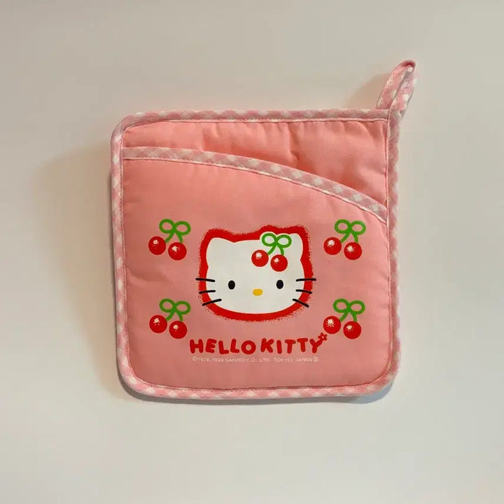 [BUNJANG] Sanrio Hello Kitty Cherry Pot Trivet / 키티체리냄비받침대