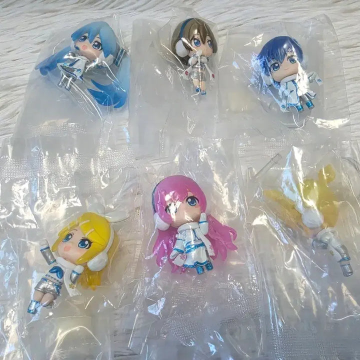[BUNJANG] Vocaloid Hatsune Miku Kagamine Rin Len Kaito Yuki Bundle Set Figures / (일괄) 보컬로이드 하츠네 미쿠 카가미네 린 렌 카이토 유키 피규어