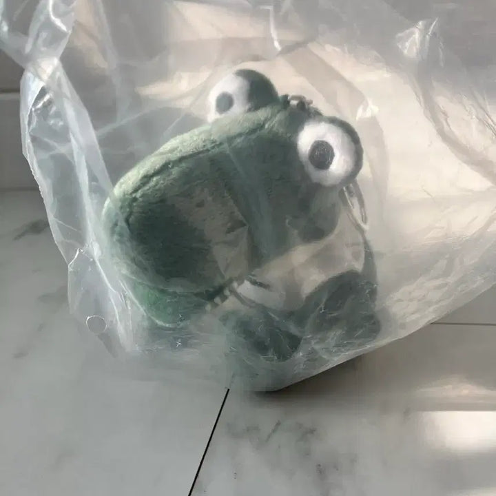 [BUNJANG] Lacoste Limited Edition Lacoste Mascot Doll Keyring / (유일매물/미개봉/택있) 라코스테 한정판 라코 인형 키링 판매