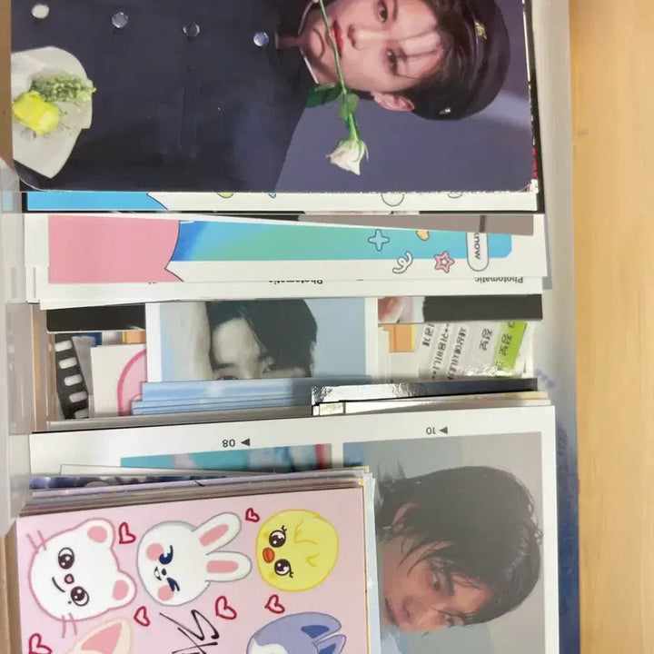 [BUNJANG] Stray Kids Bundle Set (Photocard Holder Excluded) - Includes Idol Dolls, Fan-Made Goods, Postcards, Light Stick, Opened Albums, Photocards, etc. / 일괄)스키즈 굿즈 일괄판매/스키즈인형,비공굿,엽서,응원봉,개봉앨범,증사등