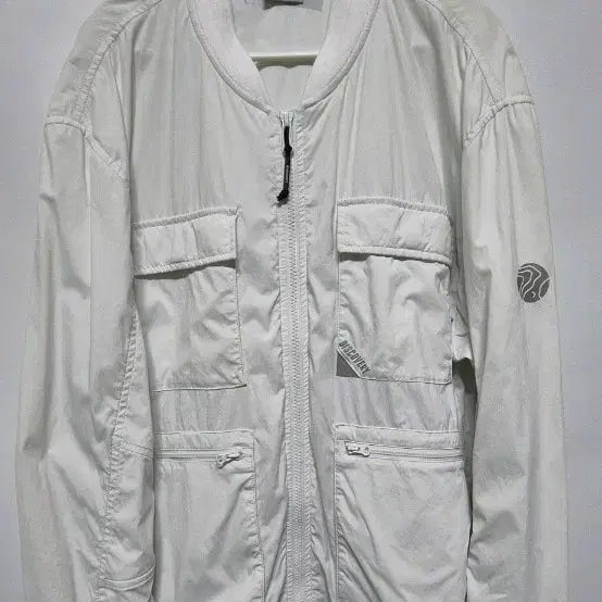 [BUNJANG] Discovery Expedition White Windbreaker Jacket Size 105 / 디스커버리 익스페디션 화이트 바람막이 105