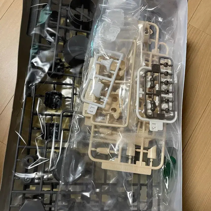 [BUNJANG] Kotobukiya Ikageki Shuchu Hoihoi Nightmare Version 1/1 Scale Plastic Model Kit / 일격살충 호이호이 프라모델 중전투 나이트메어 버전