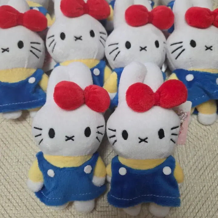 [BUNJANG] Miffy x Kitty Collaboration Plush Keychain New / 미피키티 인형키링 새상품