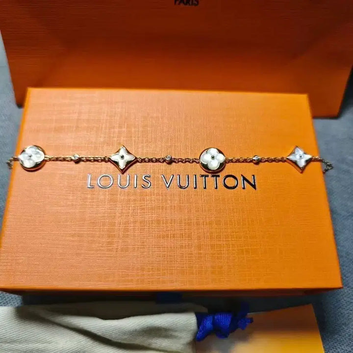 [BUNJANG] Louis Vuitton Flower Bracelet Rose Gold / 루이비통 플라워 브레이슬릿 로즈골드
