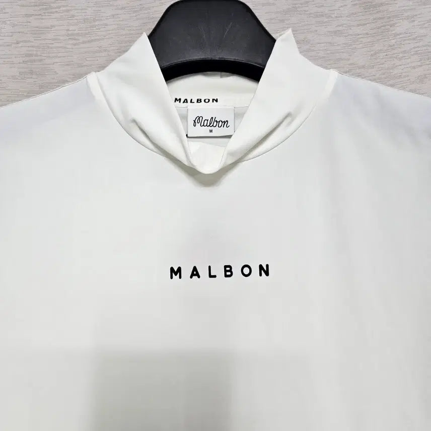 [BUNJANG] Malbon Mock Neck Golf T-Shirt White Size M (95) / 말본 모크넥 골프티셔츠 남자95사이즈ㅡ1231ㅁㅁ