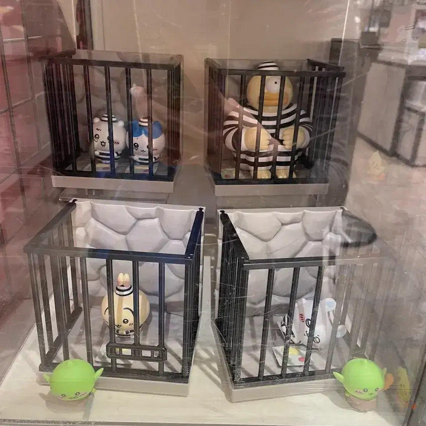 [BUNJANG] Chiikawa Prison Figure Mon-Mon &amp; Ode Bundle Set / 단순개봉) 치이카와 프리즌 피규어_ 모몽가+오데 일괄 판매