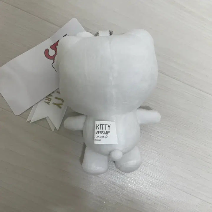 [BUNJANG] Sanrio Hello Kitty 50th Anniversary White Kitty Doll Keyring / 산리오 헬로키티 50주년 화이트 키티 인형 키링 가방걸이