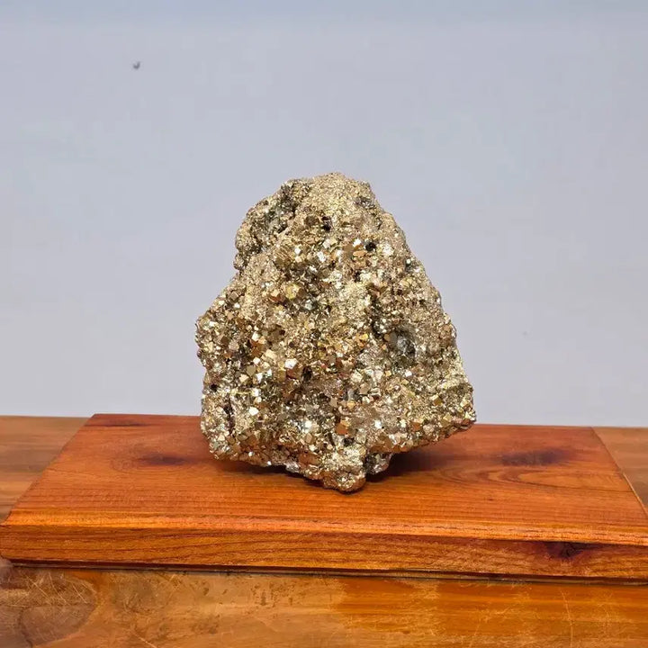 [BUNJANG] Pyrite Mineral Stone Display / 26053033 더 반짝이고 묵직한 황철석 광물 수석 팝니다