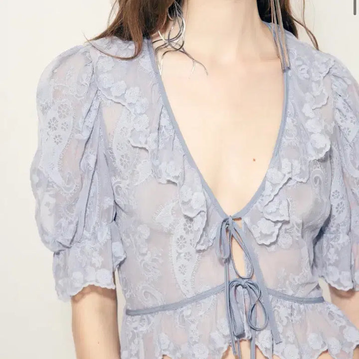 [BUNJANG] H&amp;M Mesh Blouse with Puff Sleeves and Frill Detail / (텍O, 완전 새제품) H&amp;M hm 에이치엔엠 블라우스