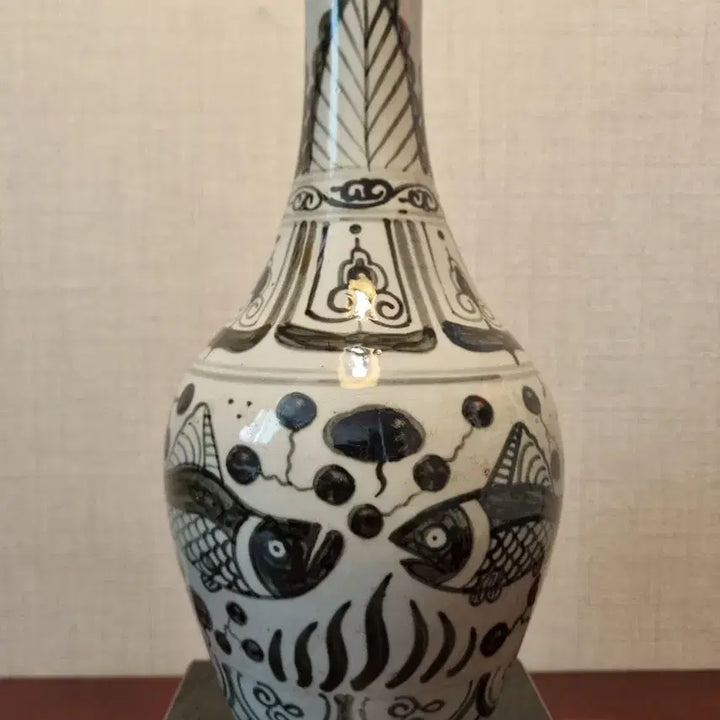 [BUNJANG] Chinese Celadon Porcelain Iron-Painted Mandarin Fish Decorated Long-Necked Vase / [중국 도자기] 철화 백자 쏘가리문 장경병