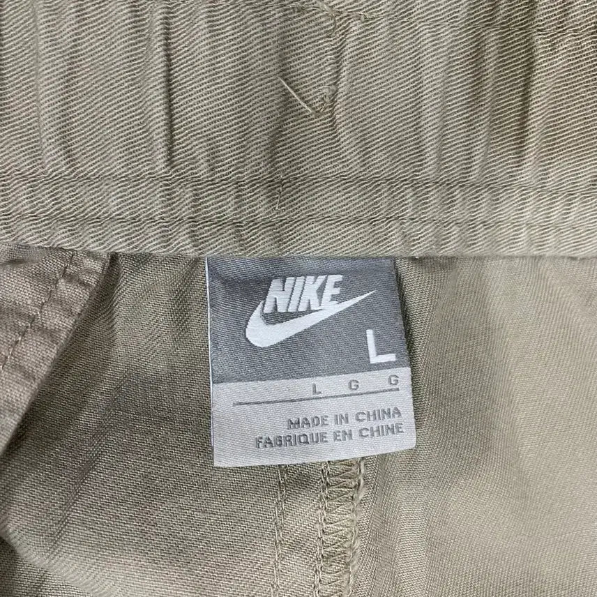 [BUNJANG] Nike Cargo Shorts (Khaki, L) / 나이키 카고 반바지  (L)