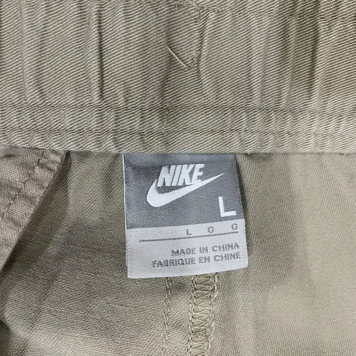 [BUNJANG] Nike Cargo Shorts (Khaki, L) / 나이키 카고 반바지  (L)