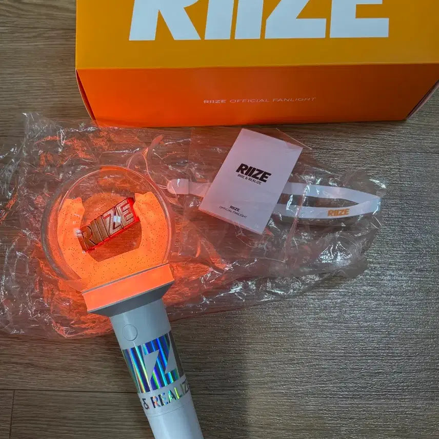 [BUNJANG] RIIZE Official Lightstick / 라이즈 공식 응원봉 판매합니다(쇼타로,은석,성찬,원빈,소희,앤톤)