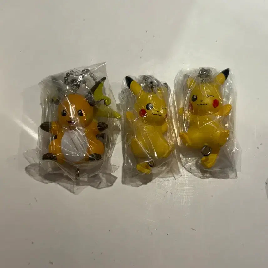 [BUNJANG] Pokemon Gacha Pikachu Raichu Lucario Pichu Keychains / 포켓몬 대롱가챠 피카츄 라이츄 -> 루카리오 피츄