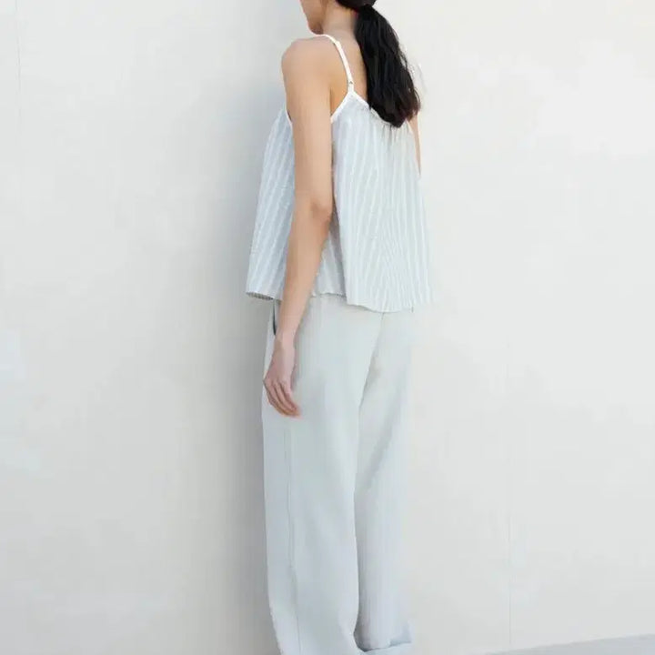 [SOLD OUT] 네세서리 스트라이프 버튼 슬리브리스