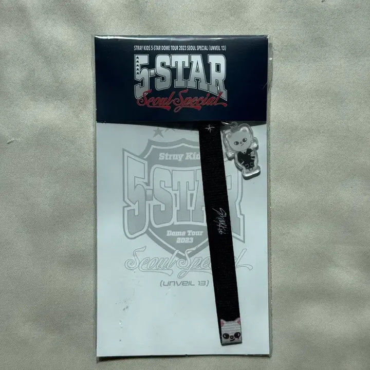 [BUNJANG] Stray Kids Hyunjin Jiniret Lightstick Strap / 스트레이키즈 스키즈 스키주 현진 지니렛 응원봉스트랩 양도