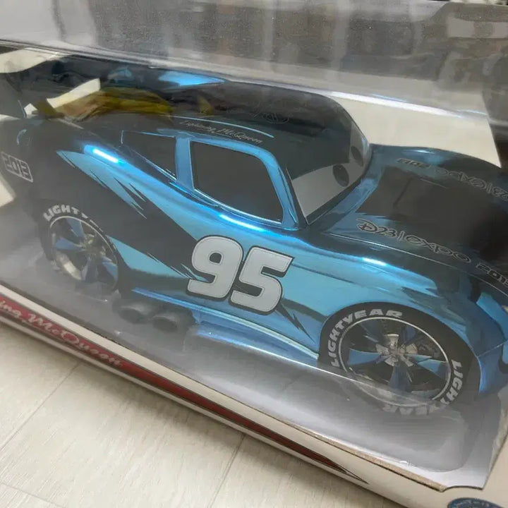 [BUNJANG] RIDEMAKERS Lightning McQueen D23 Expo 2013 Limited Edition 1/18 Scale Diecast / 라이트닝 맥퀸 D23 EXPO 한정판 판매합니다.