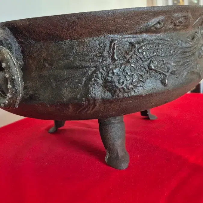 [BUNJANG] Heavy Cast Iron Tripod Brazier with Dragon Motif / 무쇠 용화로