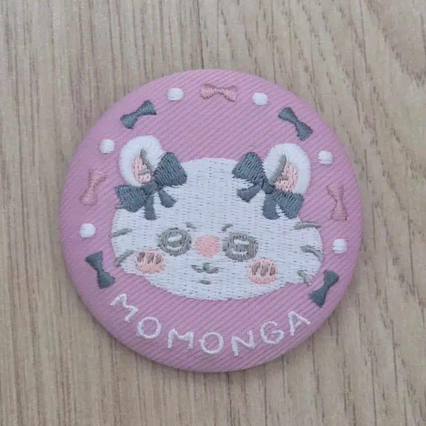 [BUNJANG] Momonga Embroidered Badge / 먼작귀 모몽가 자수 뱃지
