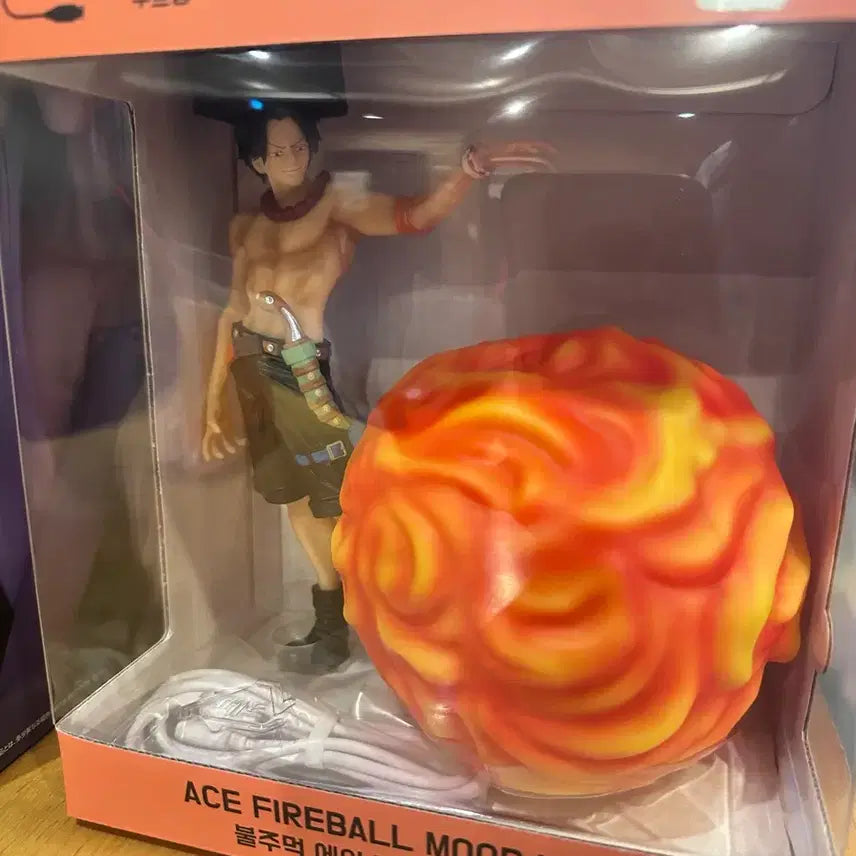 [BUNJANG] One Piece Portgas D. Ace Figure Mood Lamp (Sealed) / 미개봉) 원피스 에이스 무드등 팝니다.