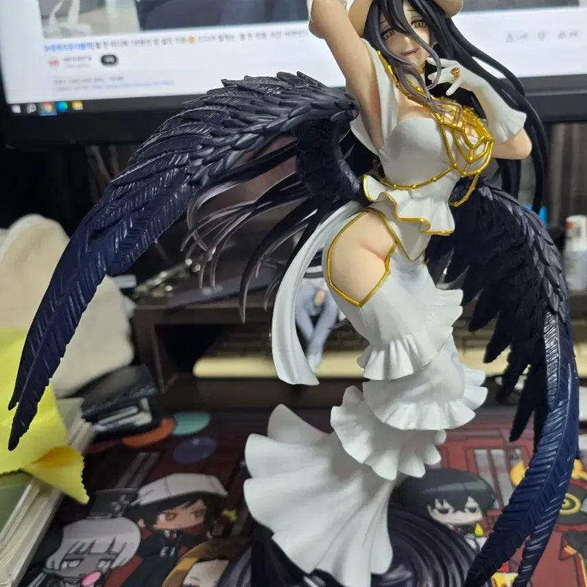 [BUNJANG] Overlord Albedo Figure - Pure White Bride Version / 오버로드 알베르도 피규어 순백의 신부 버전 팝니다.