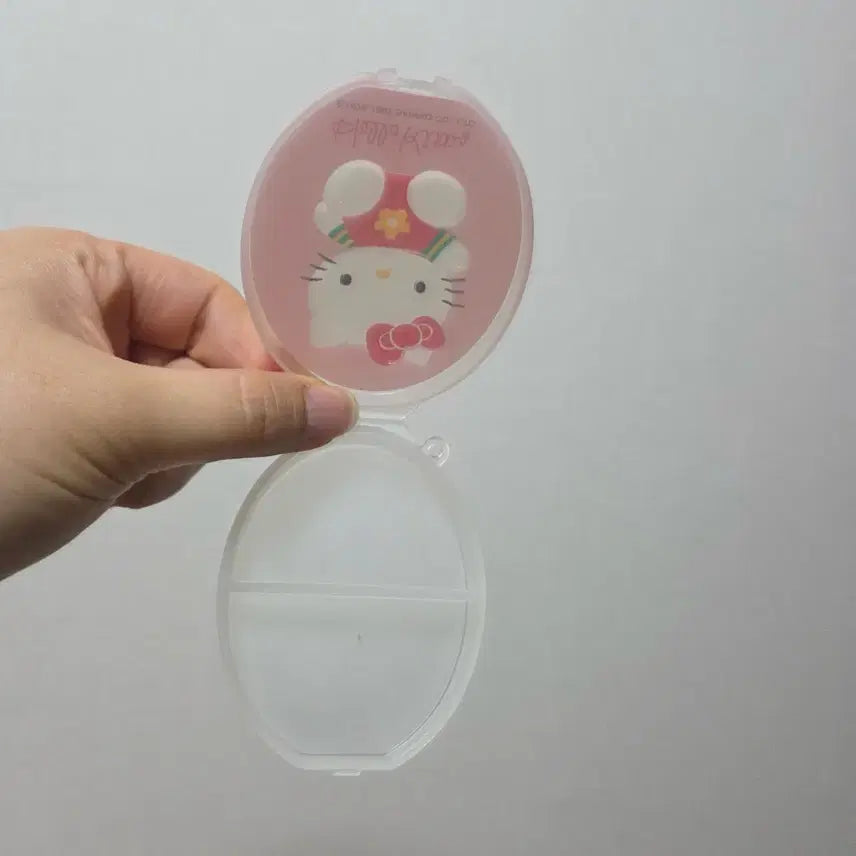 [BUNJANG] 1997 Classic Hello Kitty Pill Case / 97년 고전 키티 알약통 필케이스 알약 케이스