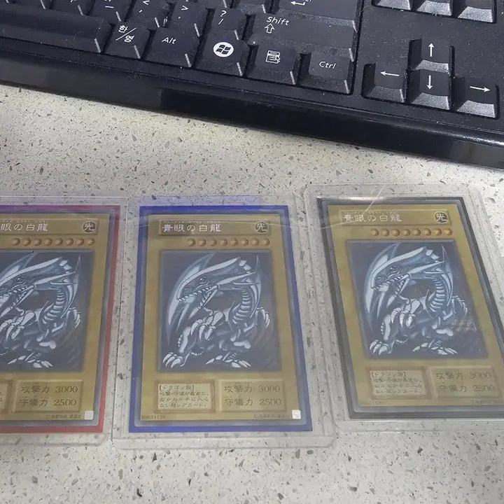 [BUNJANG] Yu-Gi-Oh! Blue-Eyes White Dragon 1st Edition Secret Rare (3 Cards) Bundle / 푸른눈의백룡 유희왕 1기 복각판 시크릿레어 3장 일괄 판매합니다.