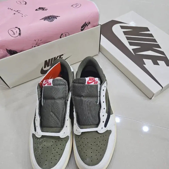 [BUNJANG] Nike Jordan Travis Scott Reverse Olive New / (270) 나이키 조던 스캇 리버스 올리브나코탭 새상품
