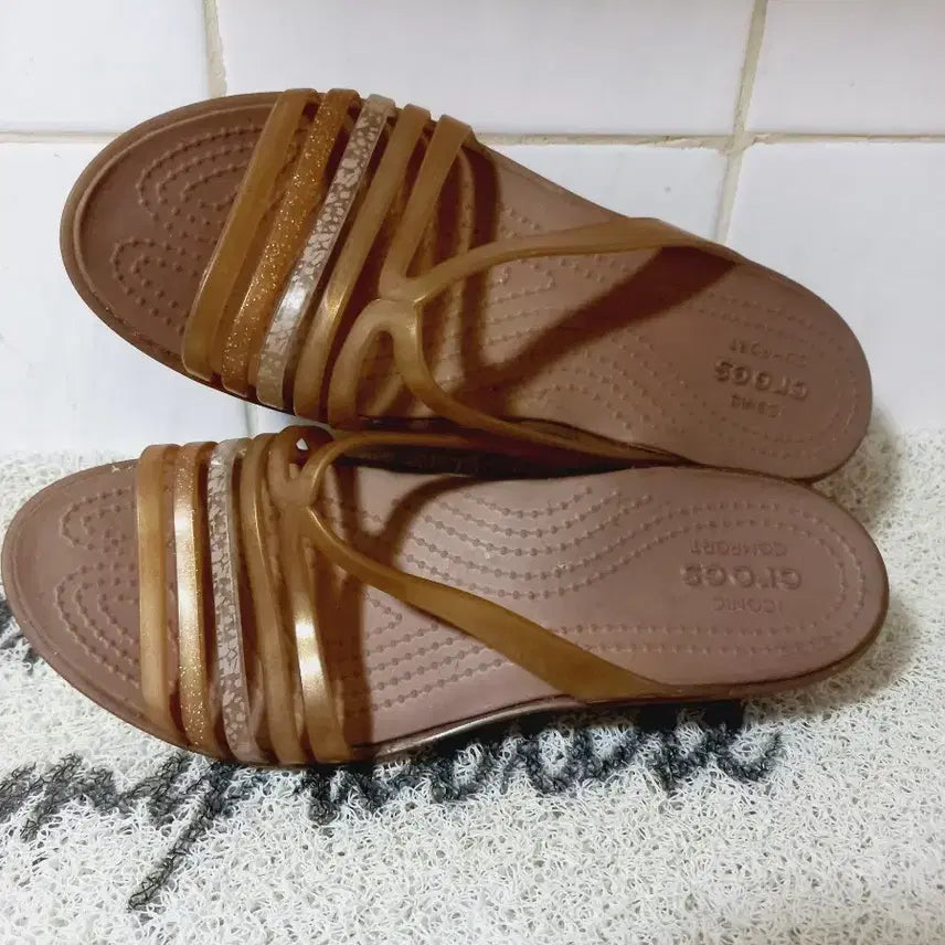 [BUNJANG] Crocs W6 (230mm) Brown Strap Sandals / 크록스w6 (230)브라운 슬리퍼